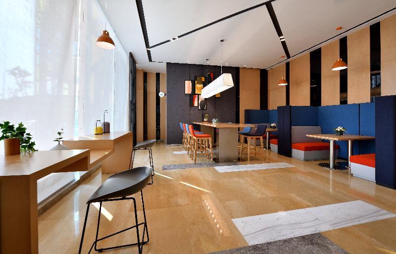 Holiday Inn Express Chengdu Tianhe Экстерьер фото