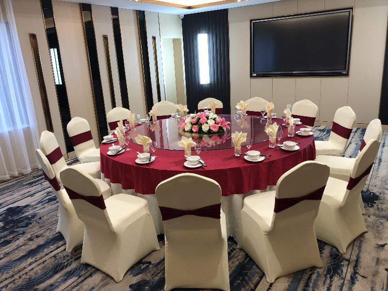 Holiday Inn Express Chengdu Tianhe Экстерьер фото